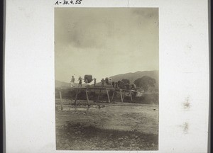 Crossing a river on the way from Schong Phyang to Len phin