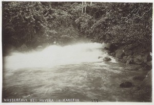 Wasserfall bei Muyuka in Kamerun