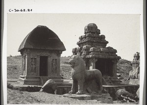 "Abandoned temple in Mahabalipuram. (Seven Pagodas, East Coast)."