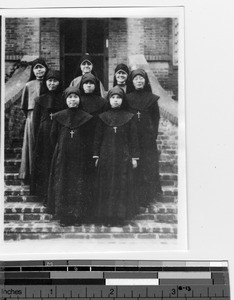 Maryknoll Sisters with Chinese novices at Jiangmen, China, 1936