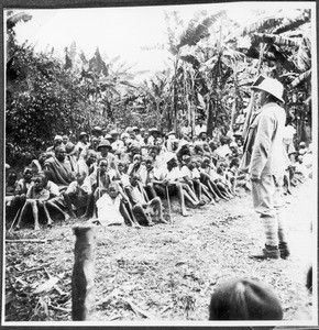 Missionary Guth preaching, Tanzania, ca.1927-1938