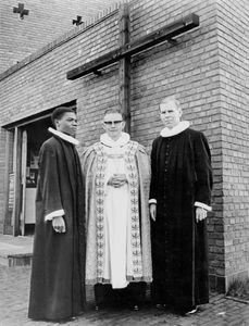 Pastor L. Kalugila, Bishop Høirup, Mr. Basse. From Pastor Kalugilas nsertion in Møllevangskirke