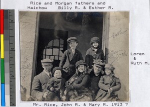 Rice and Morgan fathers with their children, Haizhou, Jiangsu, China, ca.1910-1915