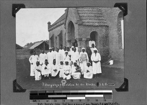 Christians, Rutenganio, Tanzania, ca. 1898-1904