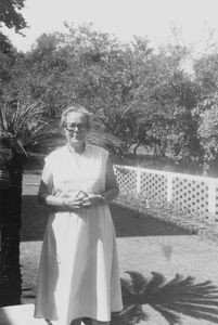 West Bengal, Nordindien, 1978. Missionær Ellen Laursen i Narainpur, hvor hun lagde størstedelen af sin livsopgave. Ellen Laursen var leder af Narainpur Pigekostskole, 1951-75. Boede fortsat her indtil 1981. Hun døde året efter i Danmark