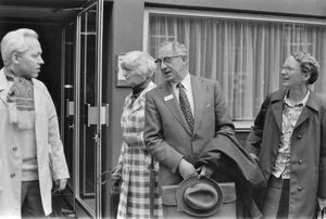 Dansk Santalmissions Landsmøde i Viborg, 1972. Pastor Axel Thormann og frue (th), pastor Niels Østergaard (tv)