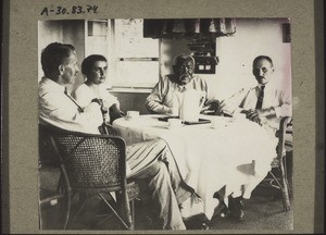 Das letzte Bild v. Miss. Maisch. (Maisch, Frau Krayl, Miss. Kong, Dr. Boeckh, 1924)