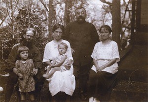 Group of PEMS (Paris evangelical missionary society) missionaries : Paul Pasteur's family and Edouard Benignus