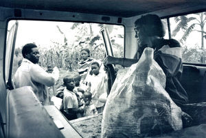 Anna-Lise Væggemose, AIDS consultant of Karagwe Diocese, Tanzania, 1991-94. Visiting people of