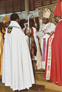 ELCT, Nordveststiftet, Tanzania. Fra bispevielsen af dr.theol. Samson Mushemba i Bukoba Domkirke, 16. december 1984. (Samson Mushemba var biskop i Nordveststiftet, 1984-2000 samt præsident for ELCT, 1992-2007)