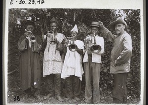 Posaunenchor des christl. Jünglingsvereins Fumban (Bamum)