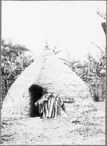 Traditional hut, Mamba?, Tanzania, ca.1901-1910