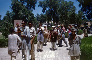 Pakistan, NWFP. Fra en lokal kristen festdag i Mardan. Der er musik i gaden