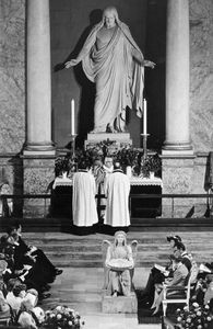 Church of Our Lady, 15 June 1975. The Bishop of Copenhagen, W.Westergård Madsen, rows stick on