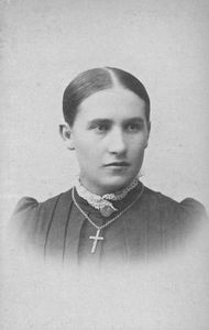 Rosalie Dagmar Larsen née Leidersdorff. Married to Anders Larsen. Kallakurichi 1892-1898. Died