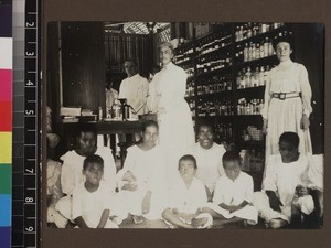 Mission dispensary and staff, Beru, Kiribati, 1913-1914