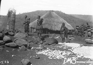 Village scene, Lemana, South Africa, ca. 1906-1915