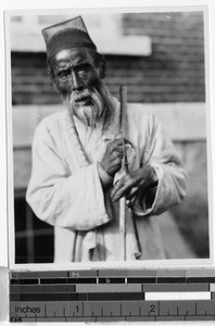 A beggarman, Yeng You, Korea, ca. 1920-1940