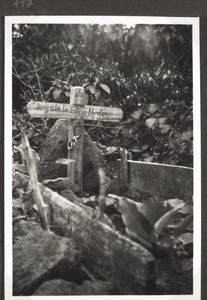 A woman's grave with her ornaments