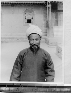 Moslem ahung at San Ying, near Guyuan, Ningxia Huizu Zizhiqu, China, 1936