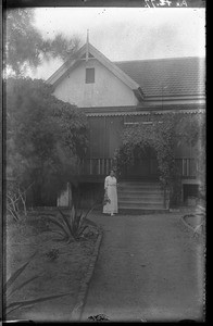 Female missionary, Khovo, Maputo, Mozambique, ca. 1914-1930