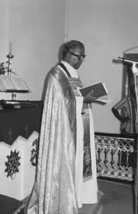 Bispevielse i Cuddalore Kirke, Tamil Nadu, januar 1984. Arcot Lutherske Kirkes nye biskop, Moses Samuel