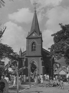 Karmel Kirke, Tiruvannamalai, Sydindien. Fra 100-års jubilæet i Arcot Lutherske Kirke, 1964. (Anvendt i: Dansk Missionsblad nr 9/1964)