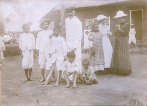 Missionaries with malagasy family, in Madagascar