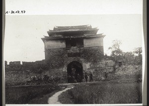 Stadttor mit Mauer in Hoi-Ping (offene Ebene)