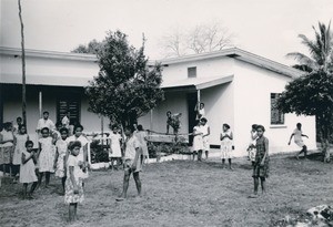 Pupils in front of the boarding school of Tare Men, Maré island