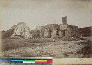 "Ranovisy" bath house in ruins, Antsirabe, Madagascar, ca.1900