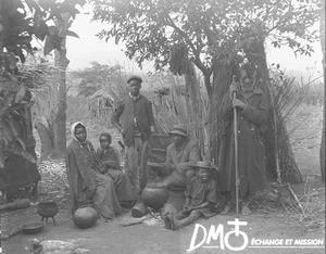 Group of African people by a fire, Valdezia, South Africa, ca. 1896-1911