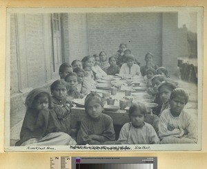 School breakfast, Sialkot, Pakistan, ca.1900