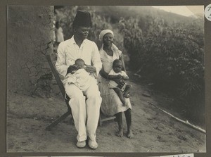 Teacher Fikeni with family, Tanzania, ca.1929-1940