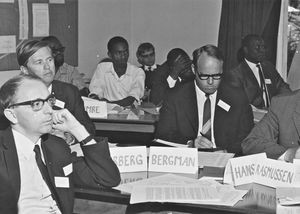 Fra en konference mellem missionsselskaberne og ELCT, Arusha, Tanzania. (Anvendt i: DMS Årbog 1977)