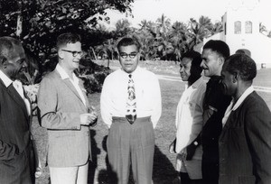 Assembly of the Pacific conference of Churches in Chepenehe, 1966 : delegates talking together