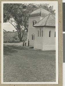 Evangelists behind the church, Chogoria, Kenya, ca.1951