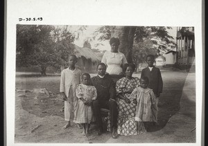 Pfr. Richter von Abokobi mit Familie (1914)