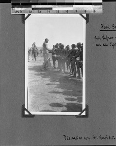 Distribution of salt to female students, Tanzania, ca.1929-1930