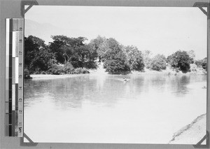 Crossing Ruaha River, Tanzania, ca.1898-1914