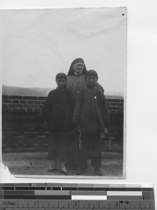 Maryknoll Sister with children at Andong, China, 1925