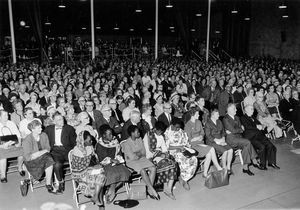 Landsmødet i Herning, september 1964. Deltagerer til festaftenen i Kongreshallen