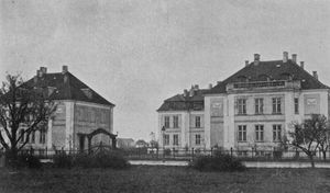 DMS buildings in Hellerup. The entrance from Norgesmindevej. In the foreground missionary homes