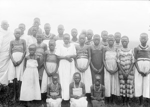 African women and girls, Tanzania, ca.1893-1920