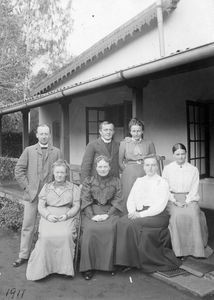 Missionaries gathered in Madras. Top row: Ejner Hoff, Johan Bittmann, Helene Bittmann. Front ro