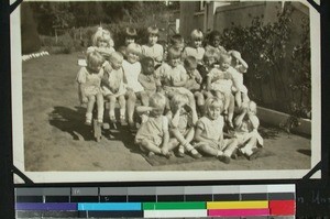 Missionary children with zulu friends, Umpumulo, South Africa, (s.d.)