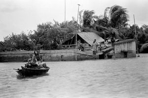 Fra nødhjælpsarbejdet i forbindelse med oversvømmelseskatastrofen i Bangladesh, 1988