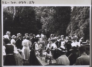 Im Stähelinsgarten am Missionsfest 1942