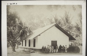 Weaving house in Mulki (India). The missionaries Ott and Stierlen