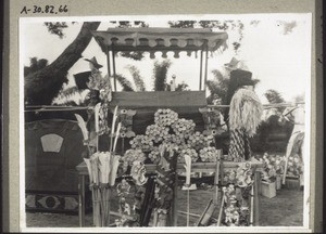 Offerings for spirits who have no dwelling in the after-life (rolls of money)